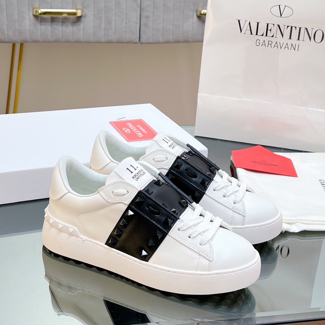 Valenti Garavani Rockstud Untitled Low-top Sneakers - DopestKickz