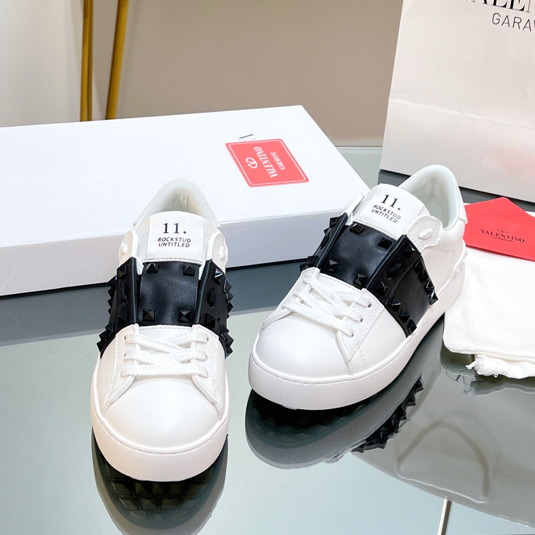 Valenti Garavani Rockstud Untitled Low-top Sneakers - DopestKickz