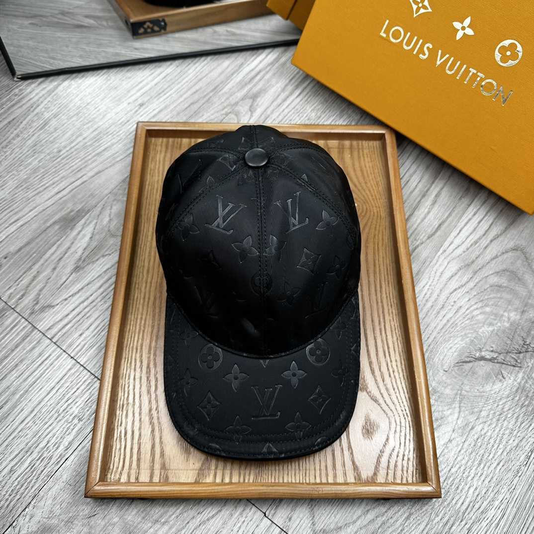 Louis Vuitton Monoragm Cap - DopestKickz