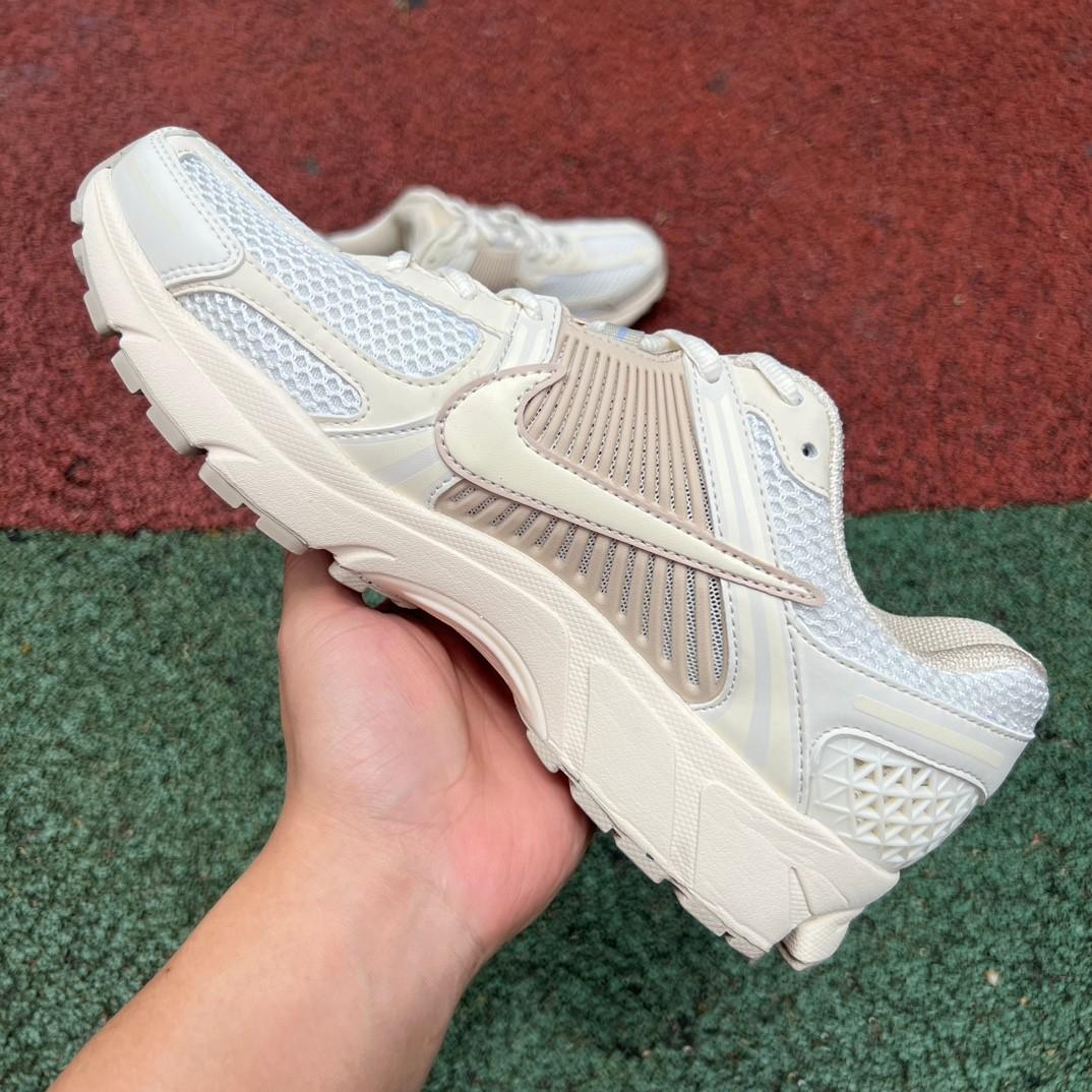 Nike Zoom Vomero 5 Sneakers   FQ6868-181 - DopestKickz