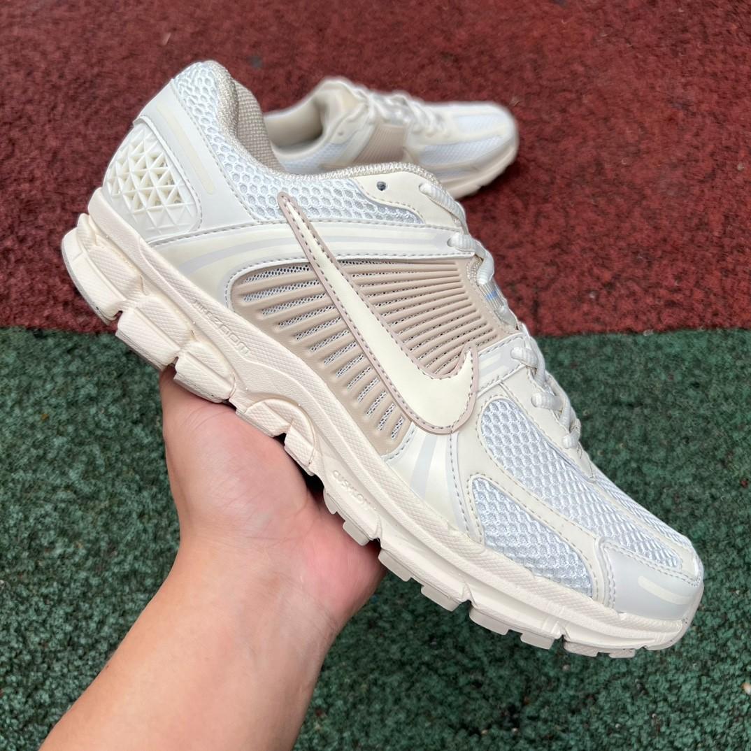 Nike Zoom Vomero 5 Sneakers   FQ6868-181 - DopestKickz
