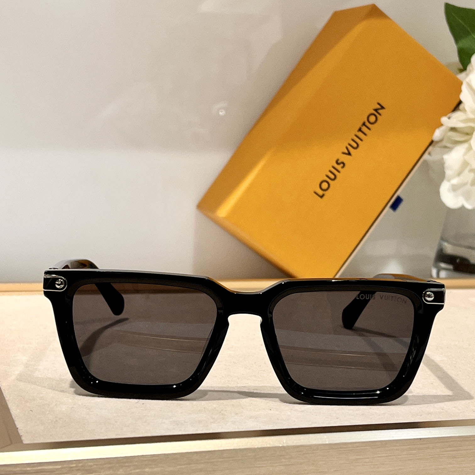 Louis Vuitton Sunglasses  Z1974 - DopestKickz