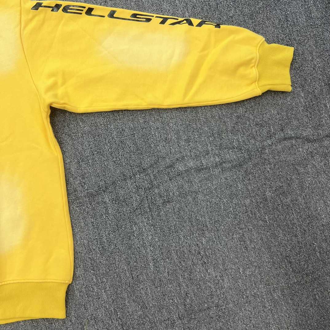 Hellstar Sports Crewneck White - DopestKickz
