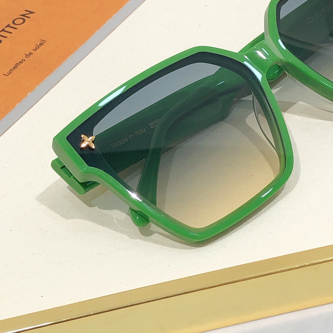 Louis Vuitton Sunglasses  Z0286 - DopestKickz