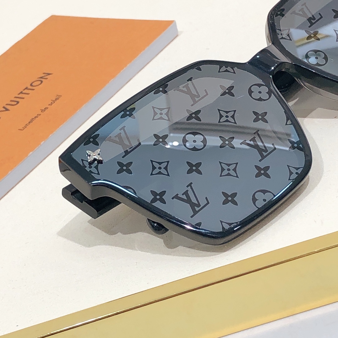 Louis Vuitton Sunglasses  Z0286 - DopestKickz