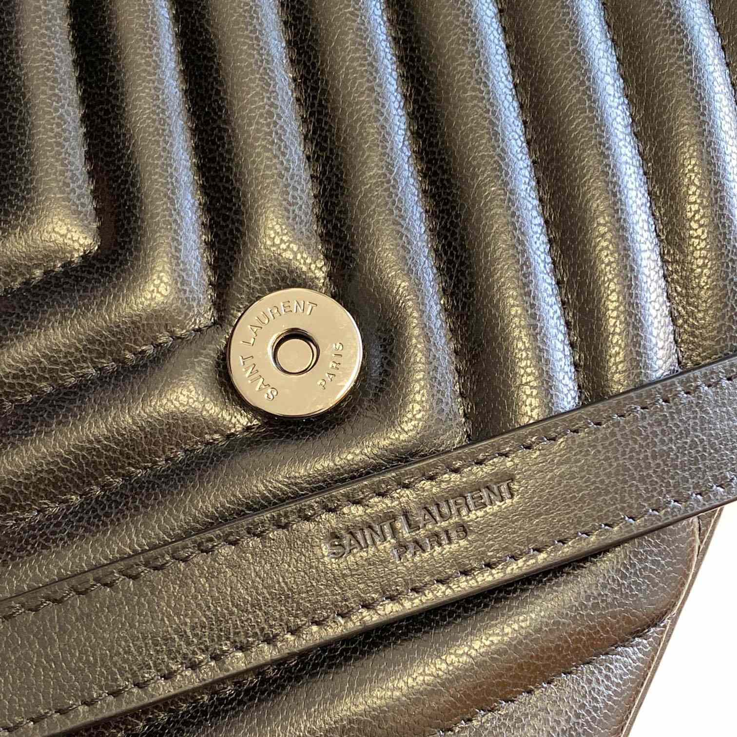 Saint Laurent Leather Shoulder Bag Black  (24x17x6.5cm) - DopestKickz