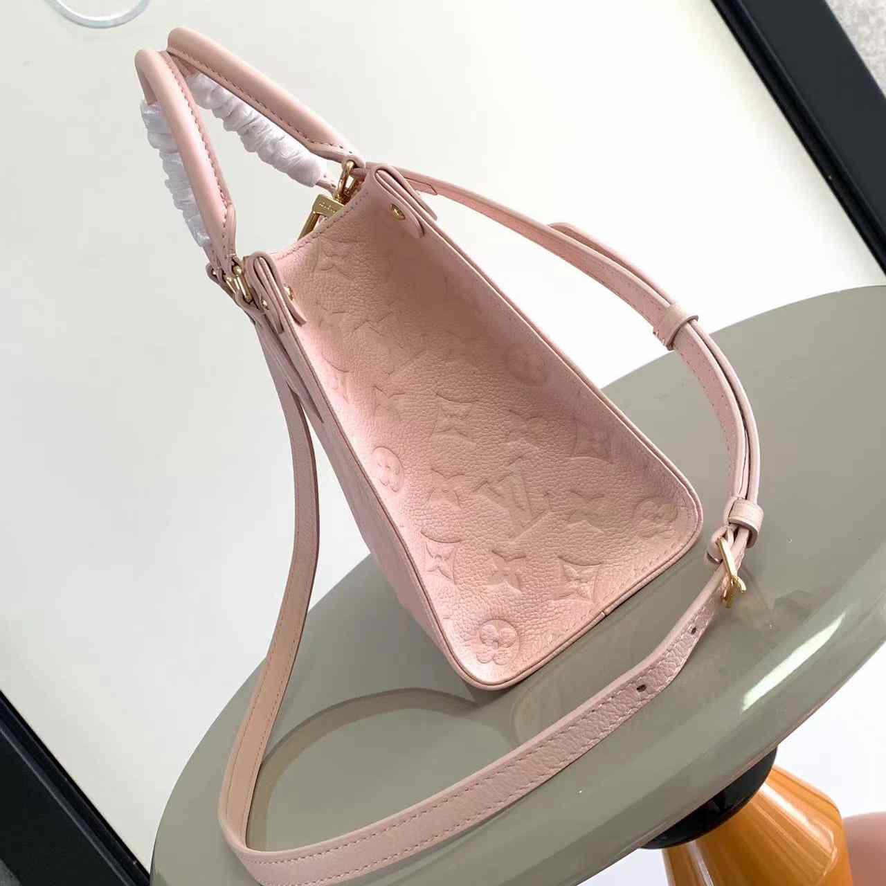 Louis Vuitton OnTheGo PM   M47135 - DopestKickz