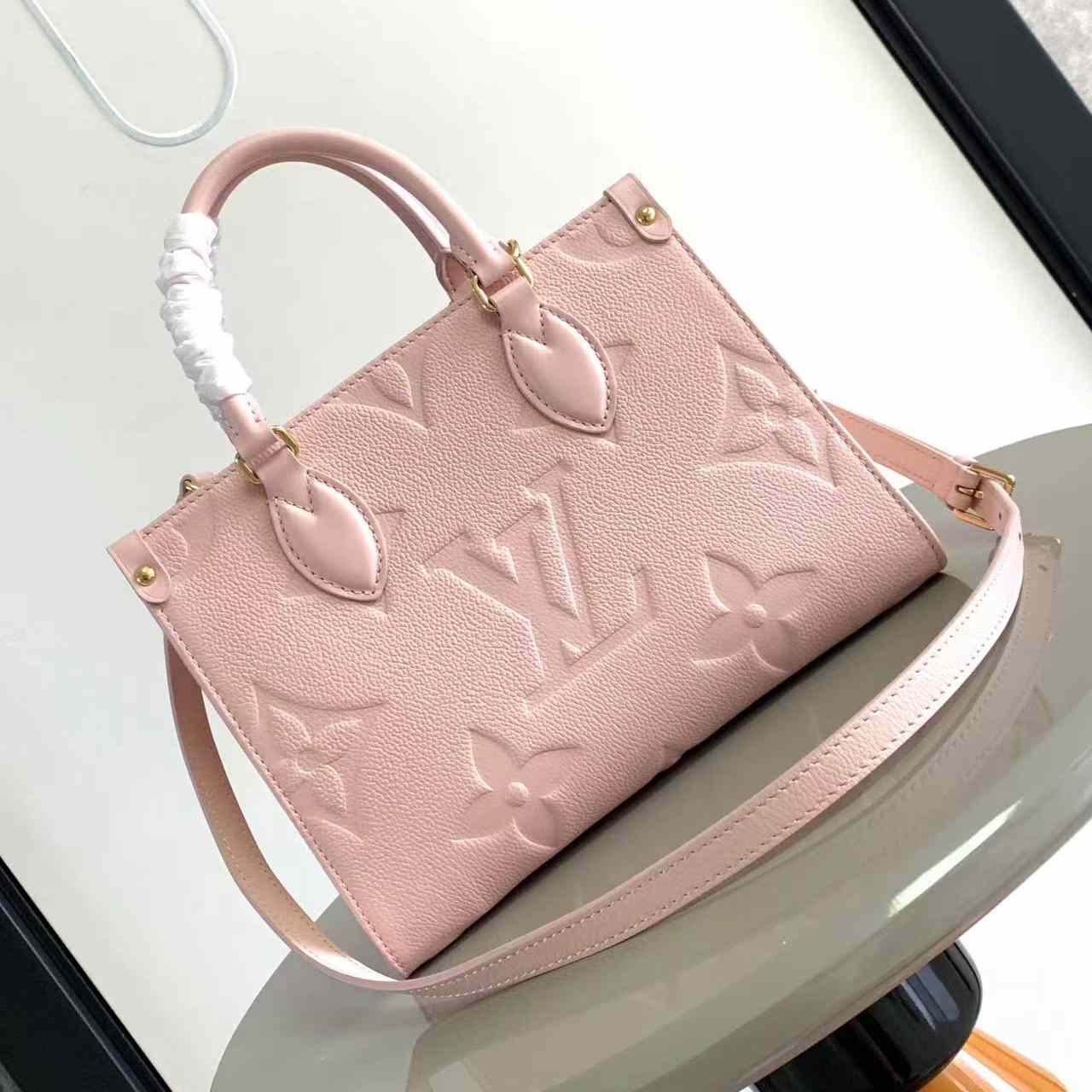 Louis Vuitton OnTheGo PM   M47135 - DopestKickz