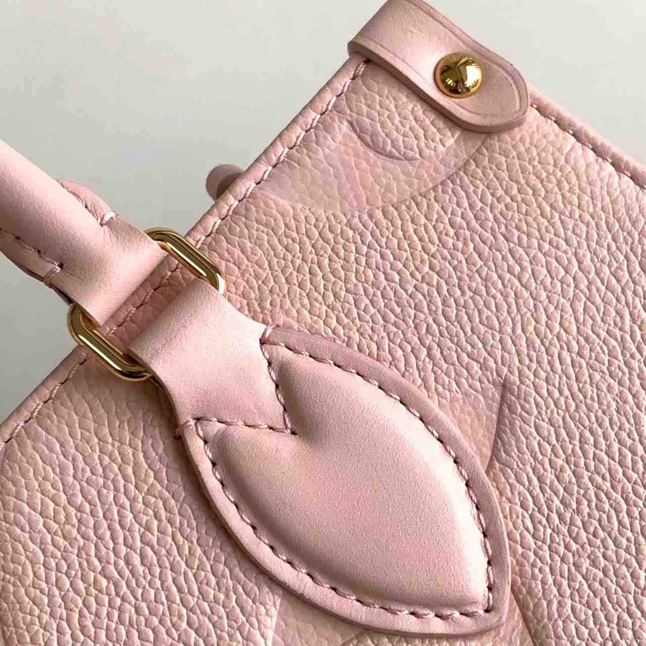 Louis Vuitton OnTheGo PM   M47135 - DopestKickz