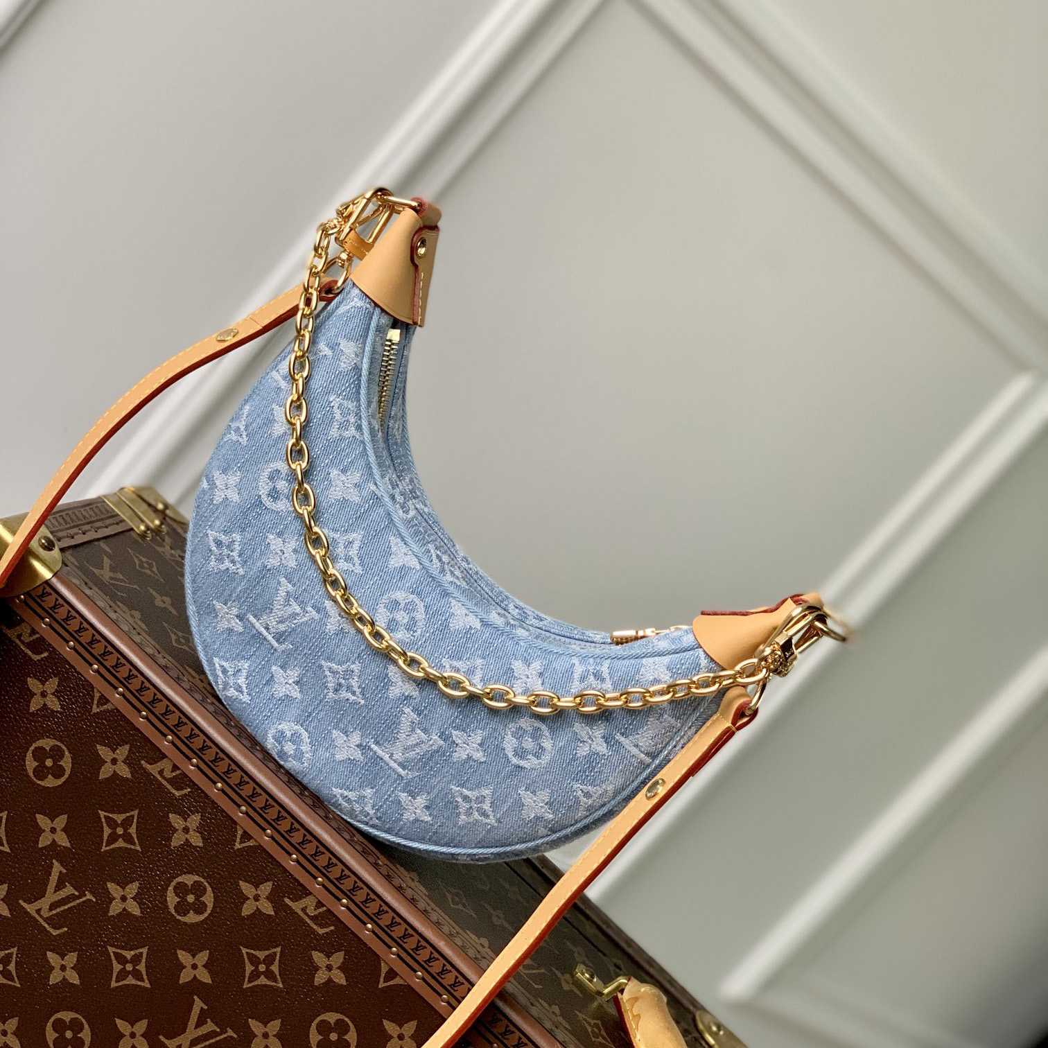 Louis Vuitton Loop  M24846 - DopestKickz