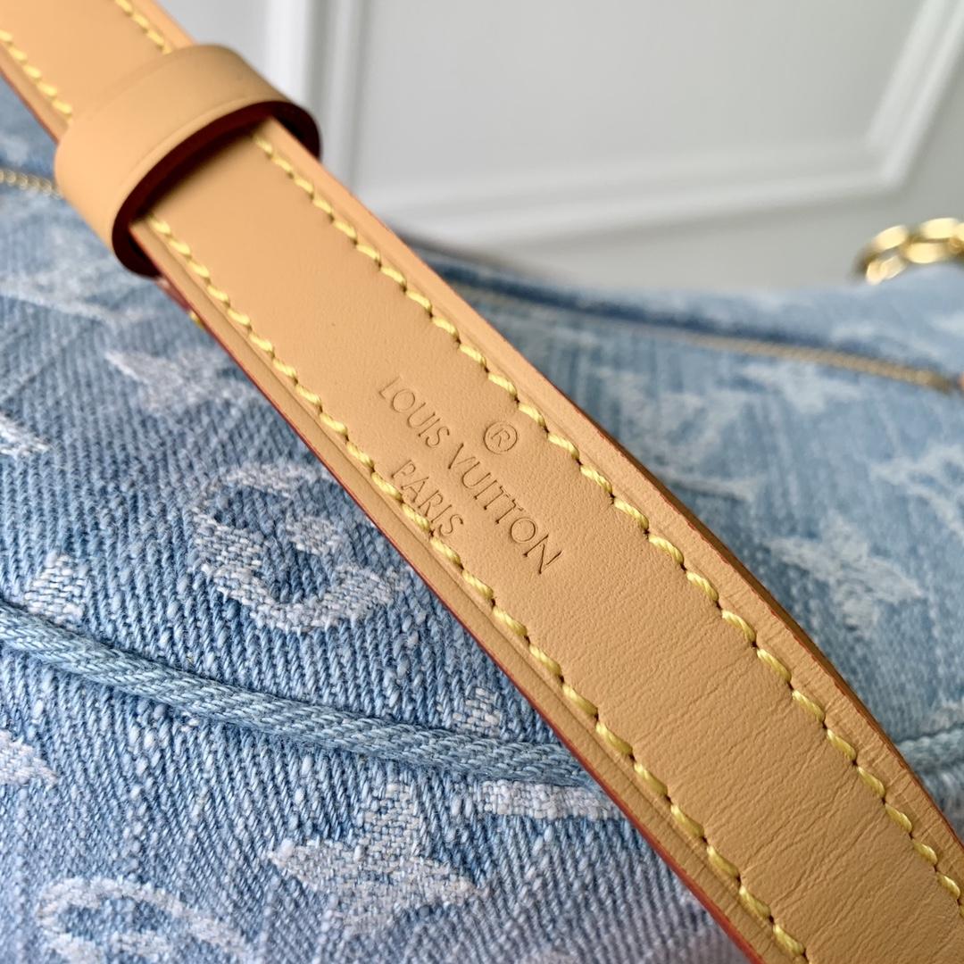 Louis Vuitton Loop  M24846 - DopestKickz