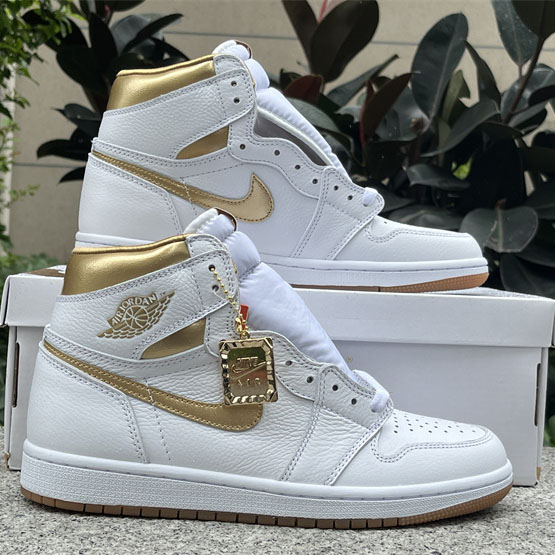 Air Jordan 1 High OG WMNS “Latte Sneaker    FD2596-021  - DopestKickz