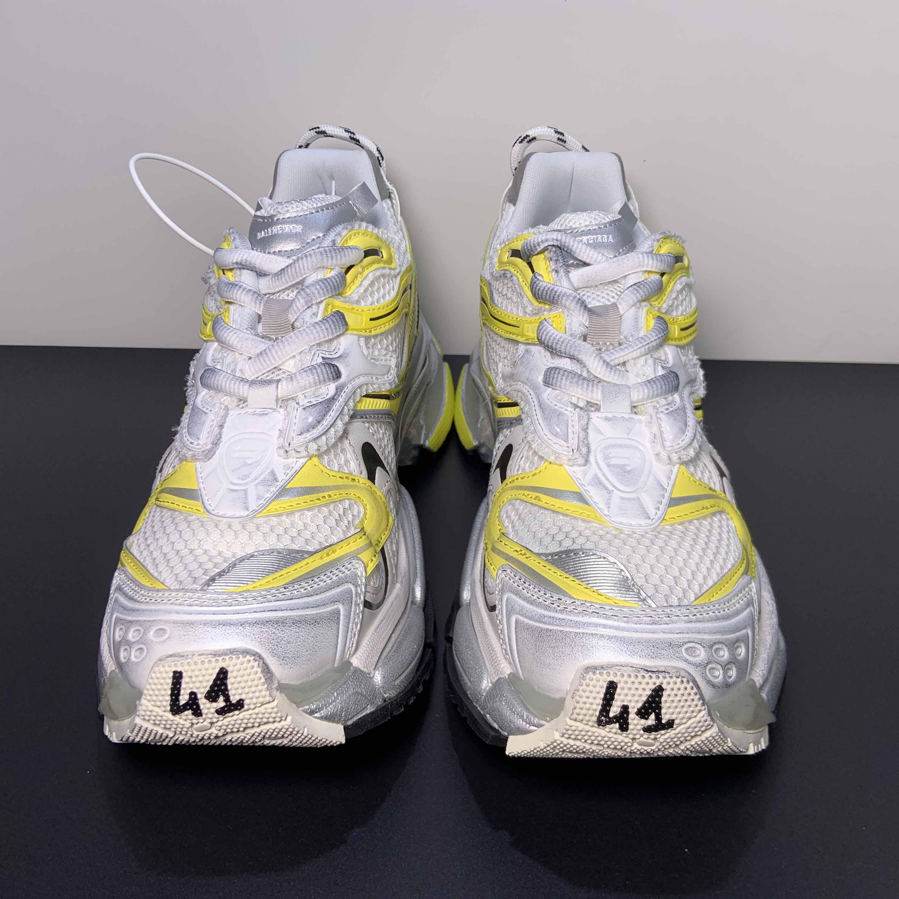 Balenciaga Runner 2.0 Sneaker - DopestKickz