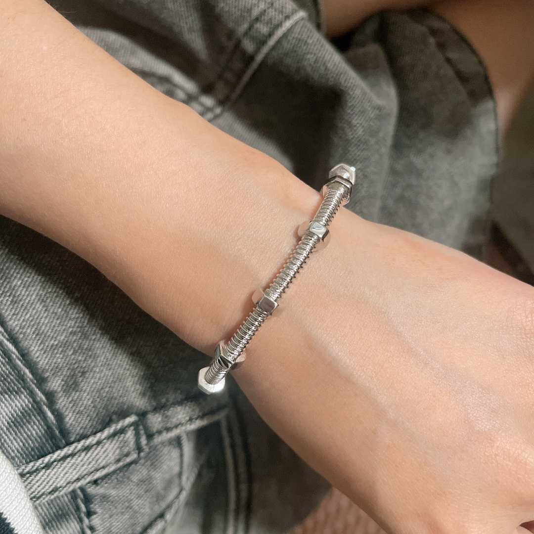 Cartier Ecrou De Cartier Bracelet - DopestKickz