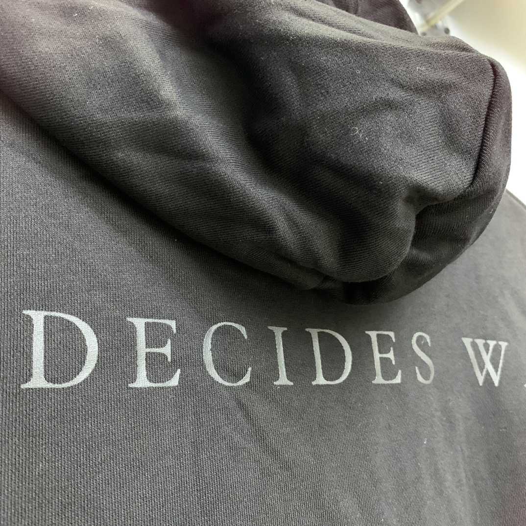Who Decides War Sandy Lane Hooded Pullover - DopestKickz