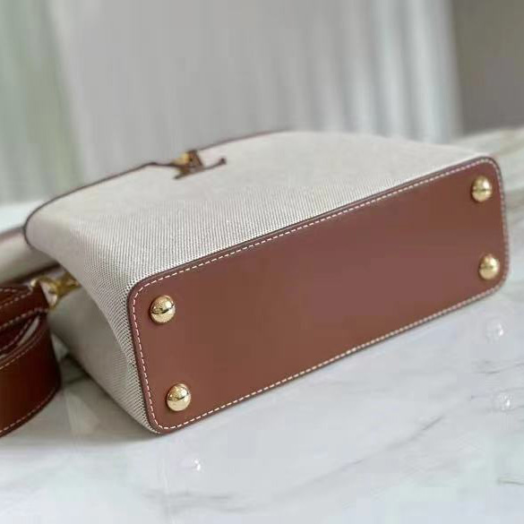 Louis Vuitton Capucines Handbag  (21 * 14 *8 cm) - DopestKickz