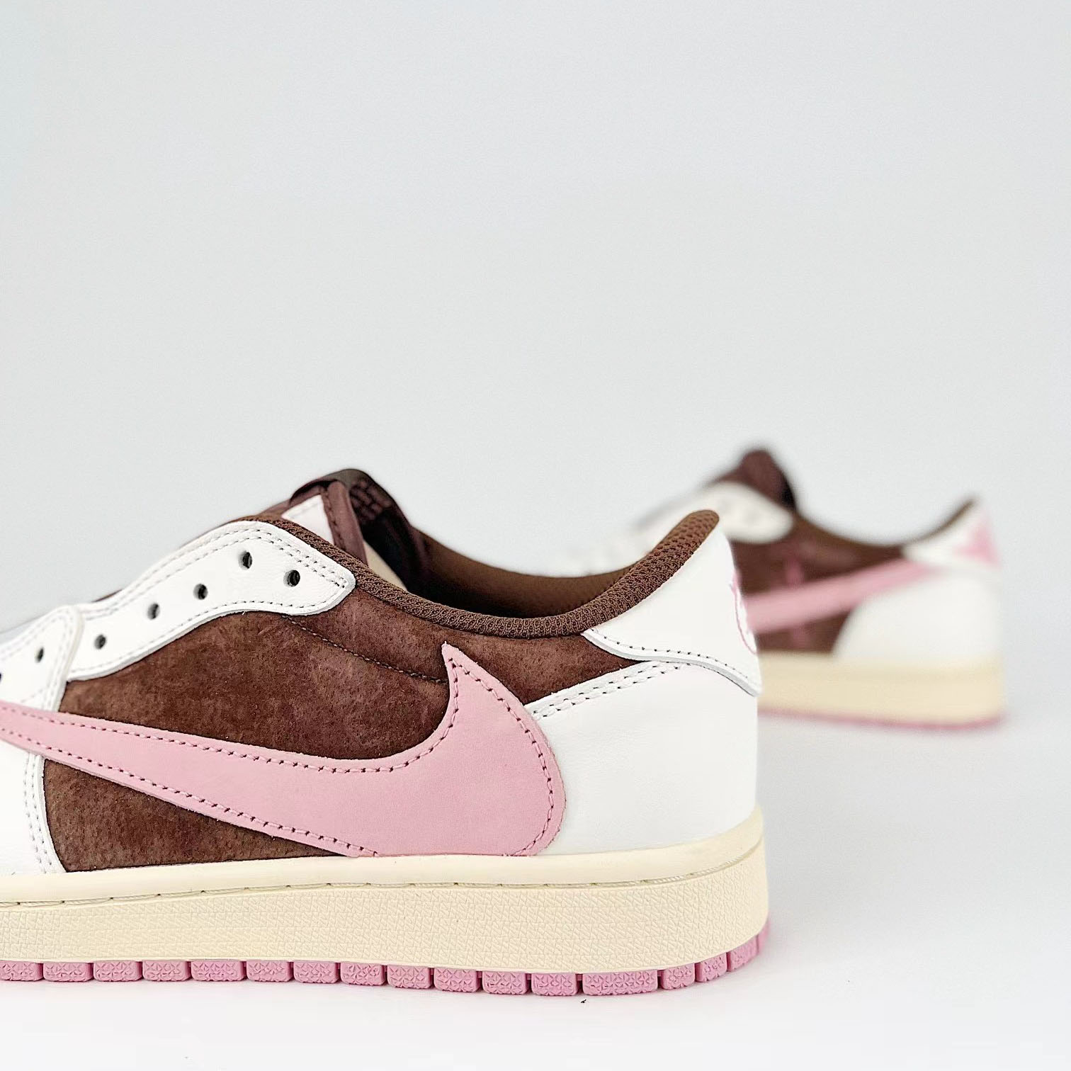 Travis Scott x Air Jordan 1 Low  Sneaker   DZ4137-206 - DopestKickz