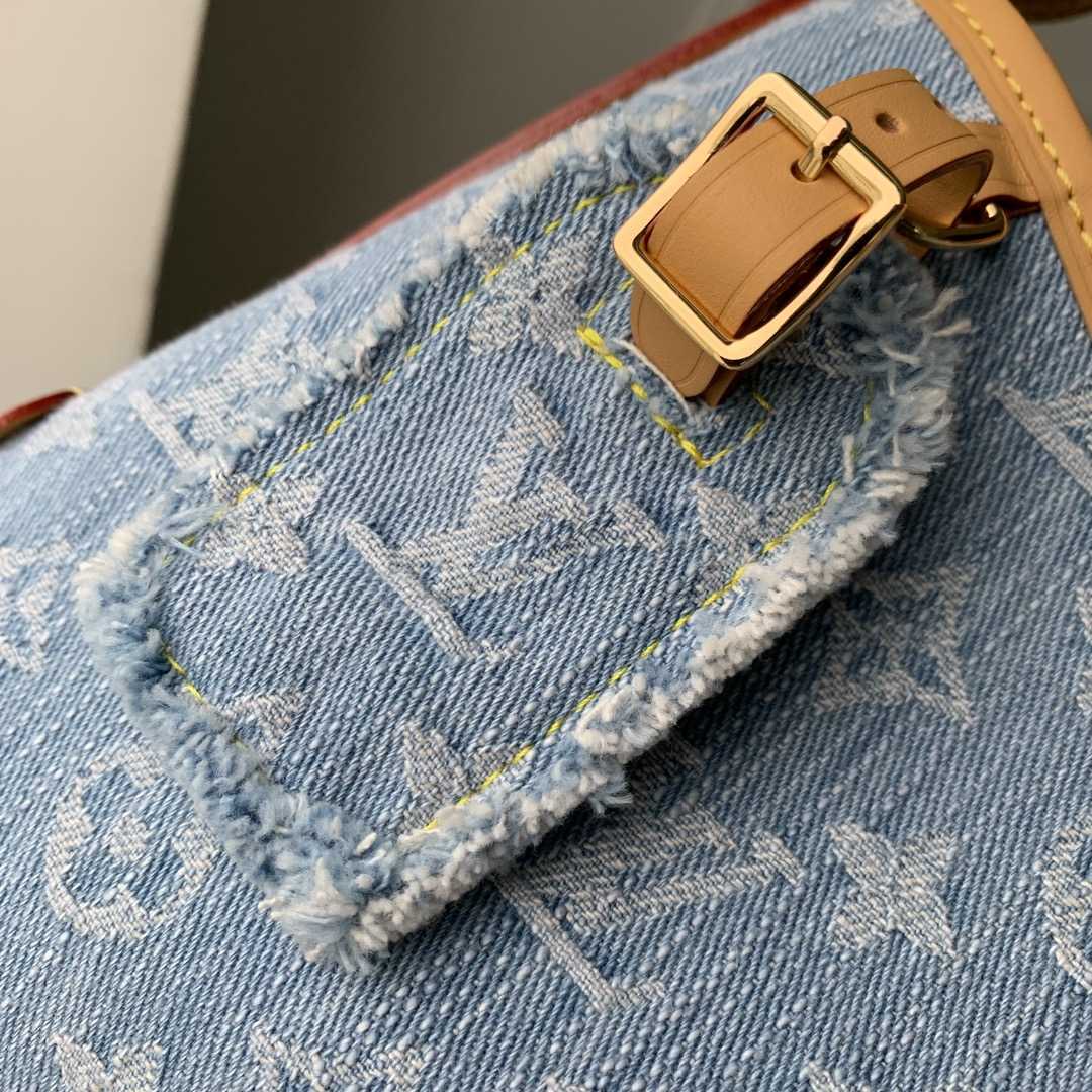 Louis Vuitton CarryAll PM   M11462 - DopestKickz