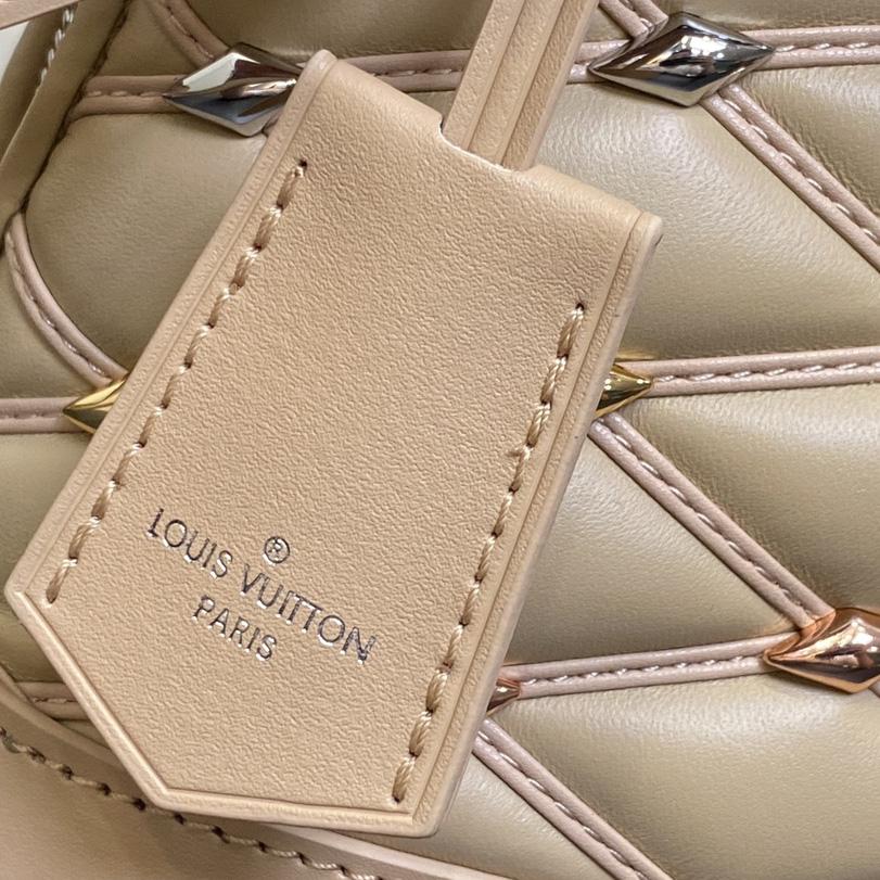 Louis Vuitton Alma BB    M24153 - DopestKickz