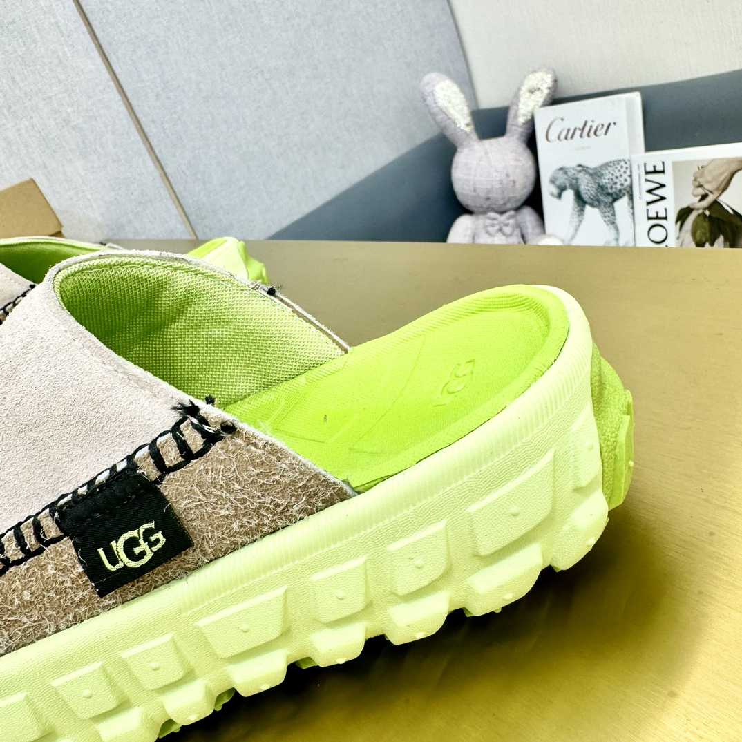 Ugg All Gender Venture Daze Slide - DopestKickz