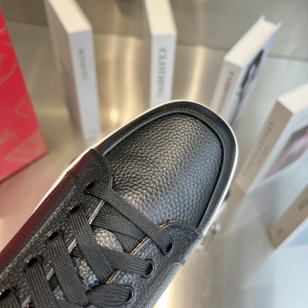 Christian Louboutin Sneakers - DopestKickz