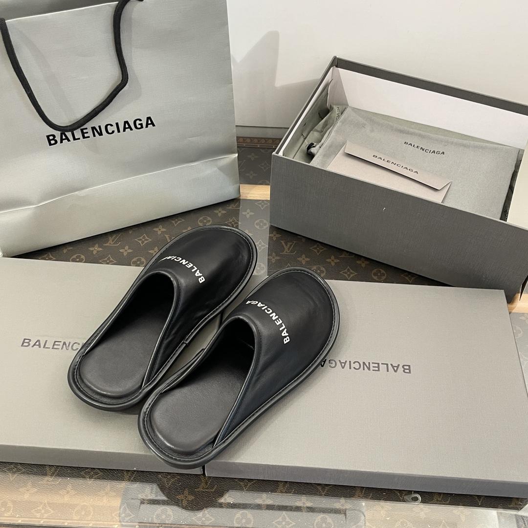 Balenciaga Logo-print Leather Slippers - DopestKickz