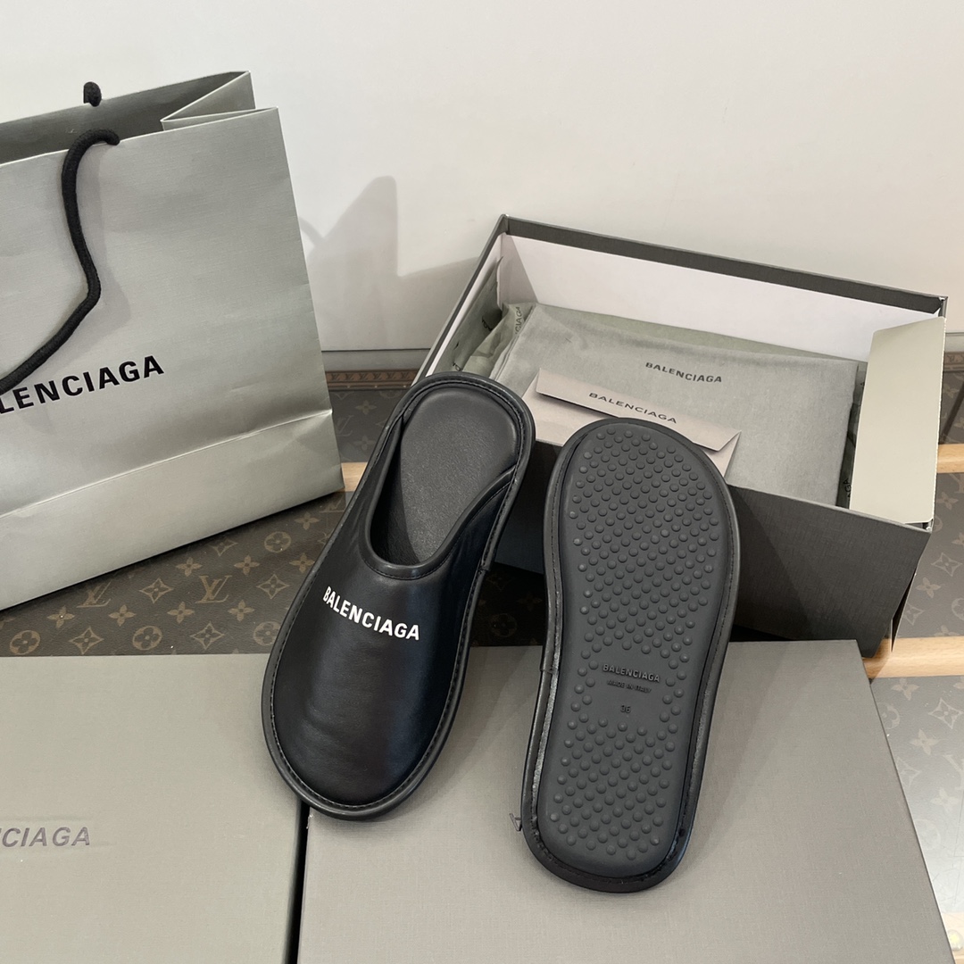 Balenciaga Logo-print Leather Slippers - DopestKickz