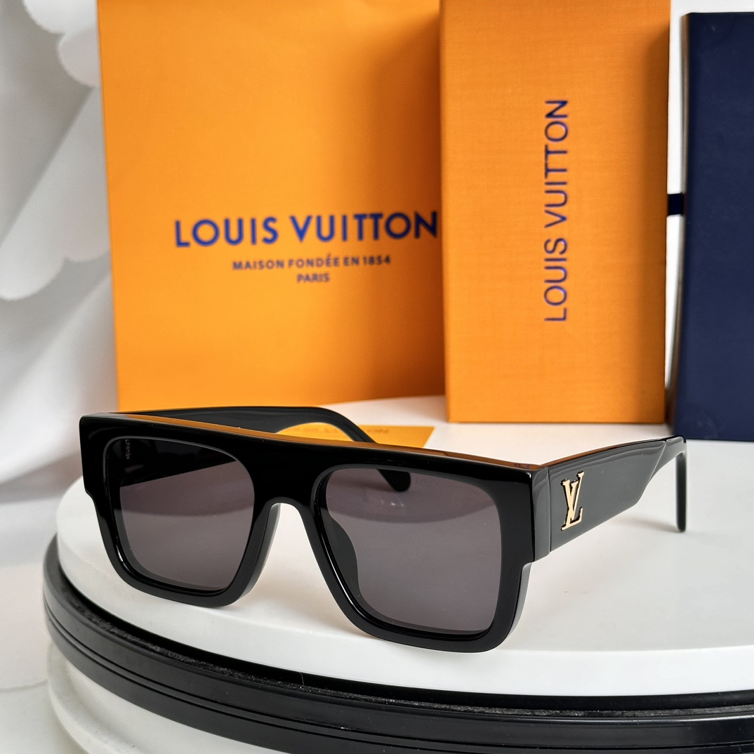 Louis Vuitton LV Clash Square Large Sunglasses   Z2125W - DopestKickz