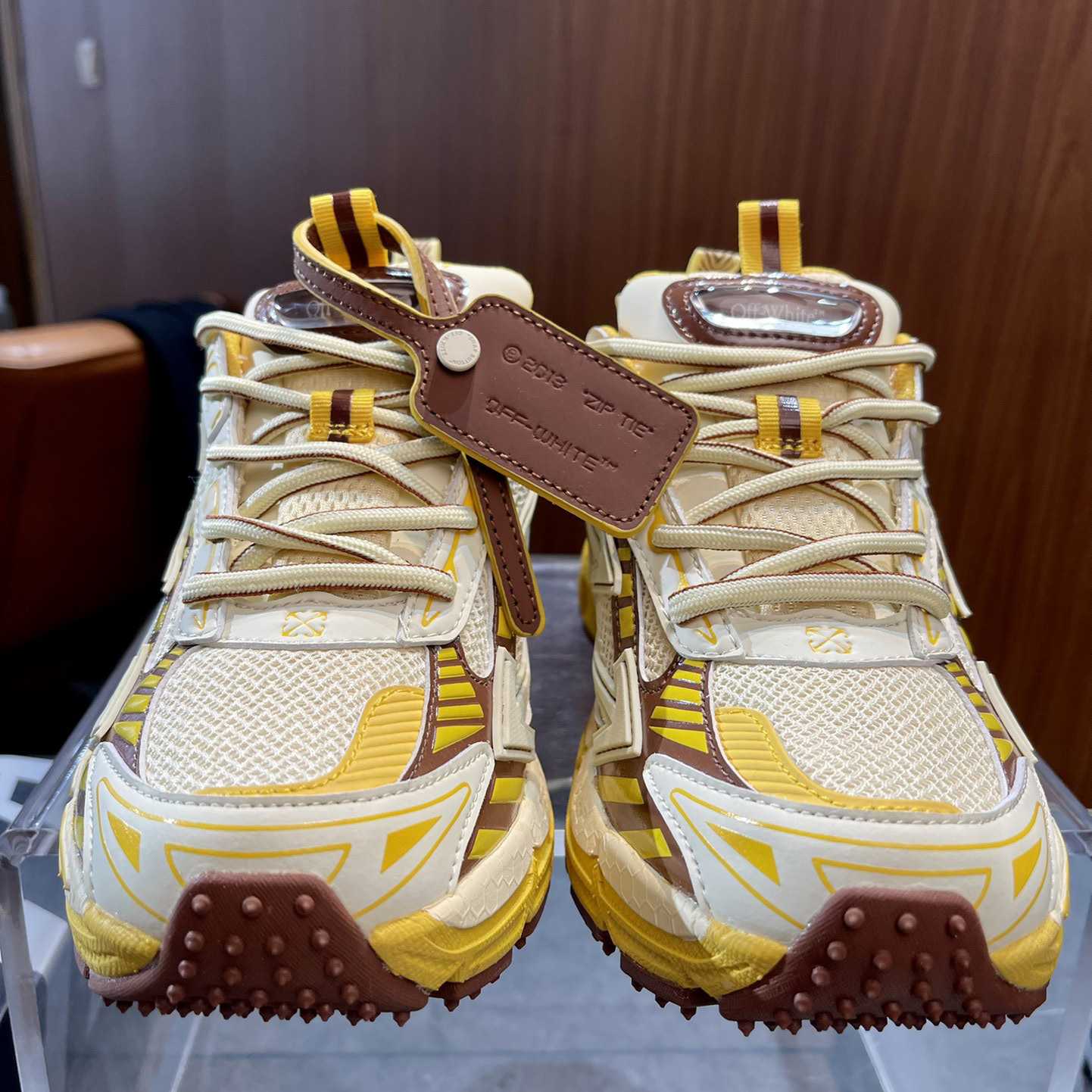Off-White Be Right Back - DopestKickz