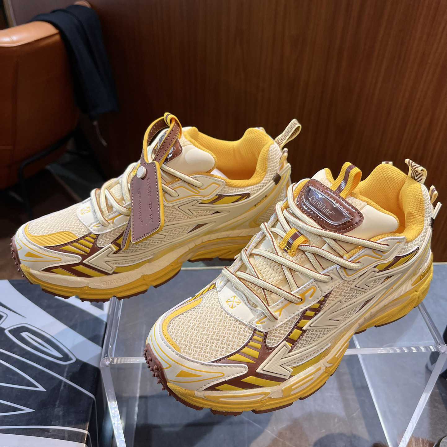 Off-White Be Right Back - DopestKickz