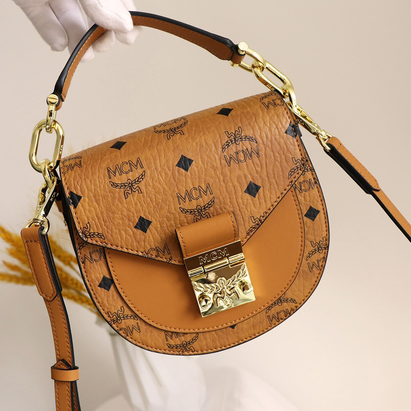 MCM Tracy Shoulder Bag  (18-18-7cm) - DopestKickz
