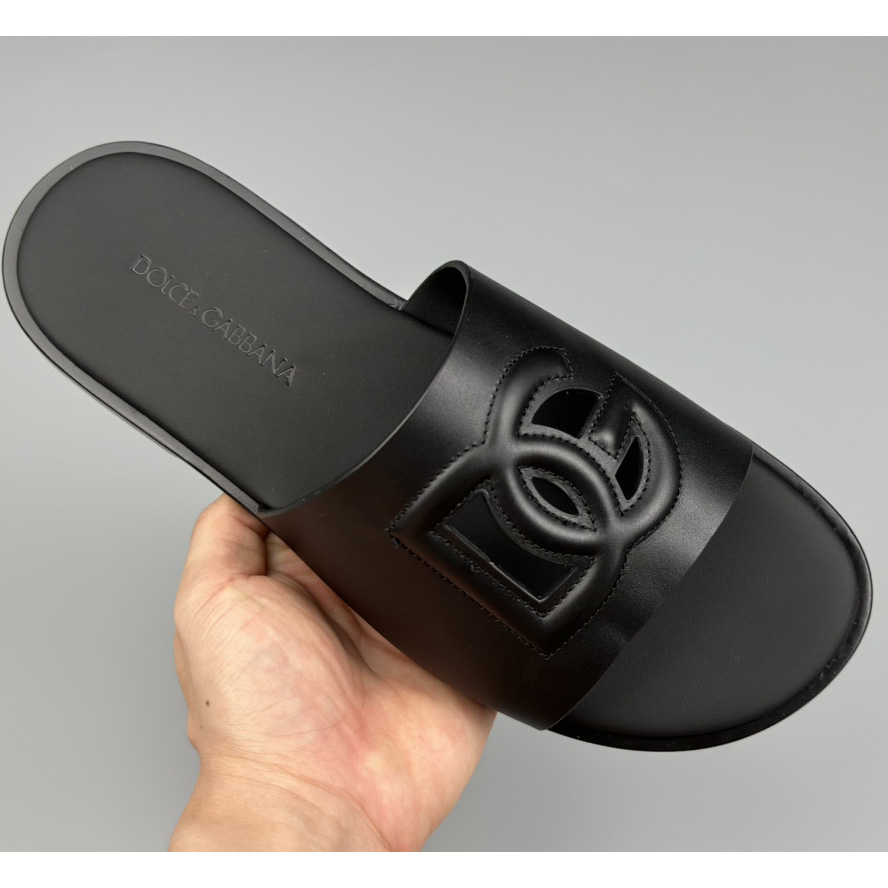 Dolce & Gabbana Calfskin sliders - DopestKickz