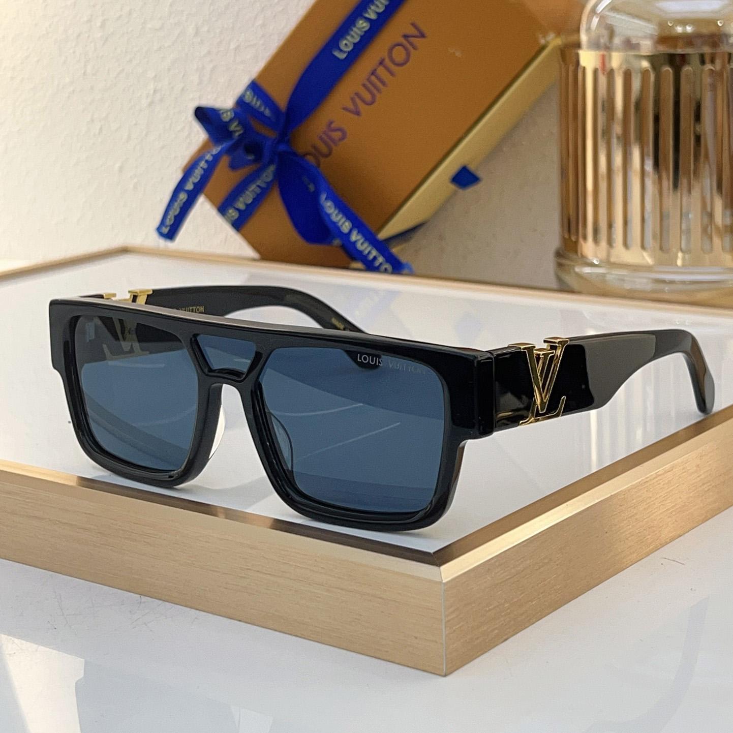 Louis Vuitton LV Sleek Square Sunglasses   Z2062W   - DopestKickz