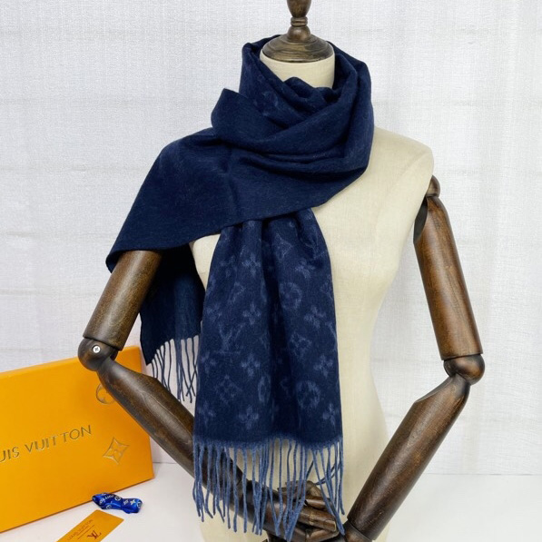 Louis Vuitton LV Essential Scarf - DopestKickz