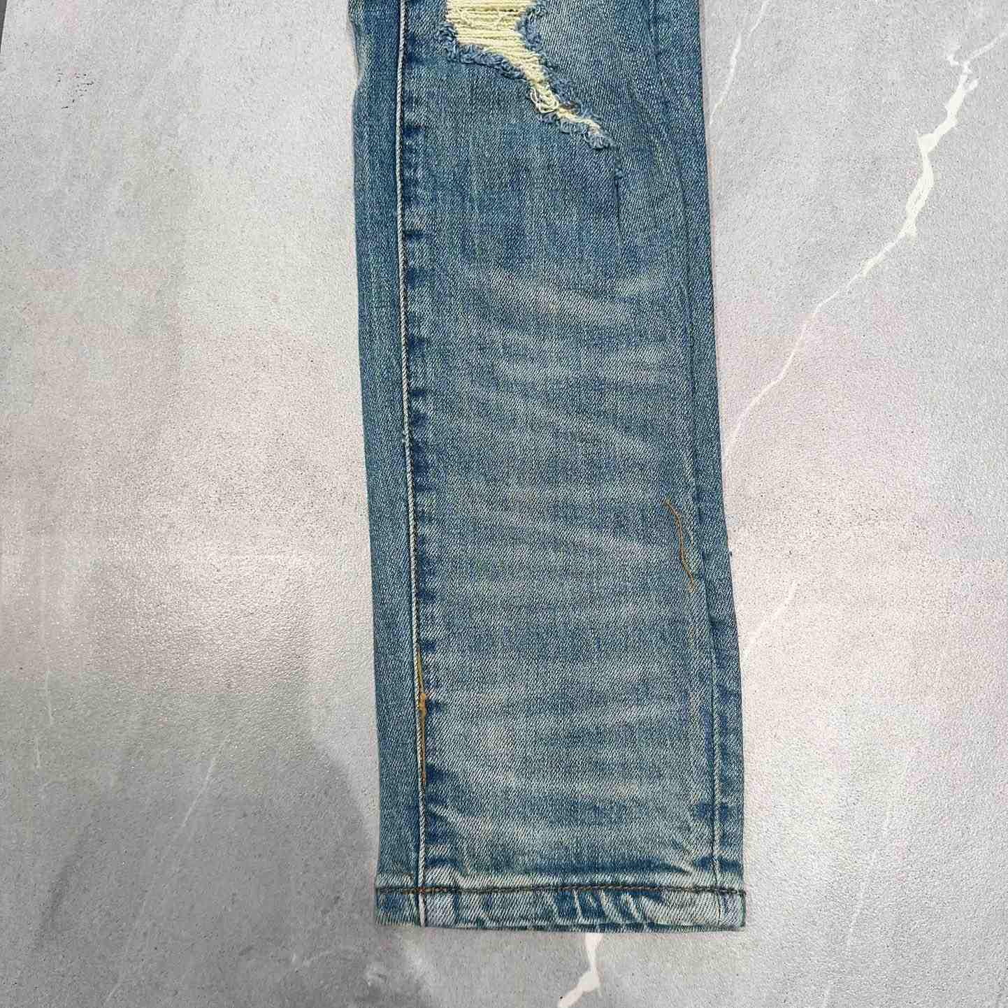 Amiri Jeans     AM1111 - DopestKickz