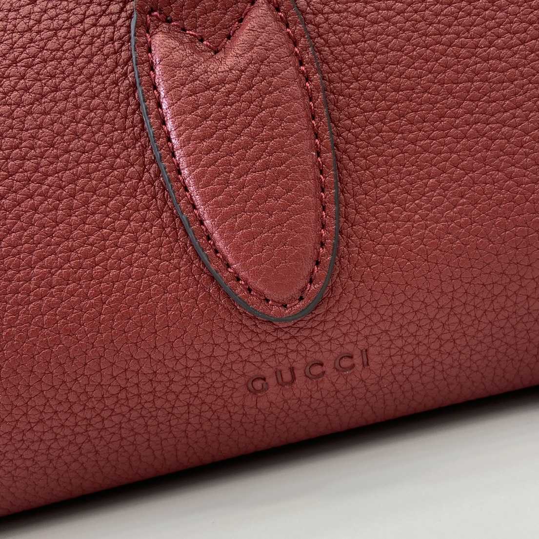 Gucci Medium Tote Bag With Hook Closure - DopestKickz