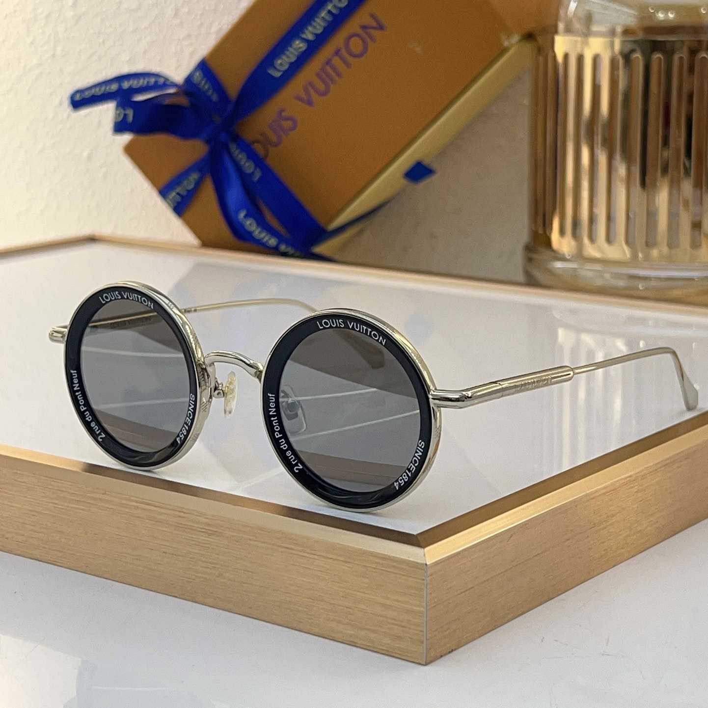 Louis Vuitton LV Super Vision Metal Round Sunglasses      Z2223U - DopestKickz