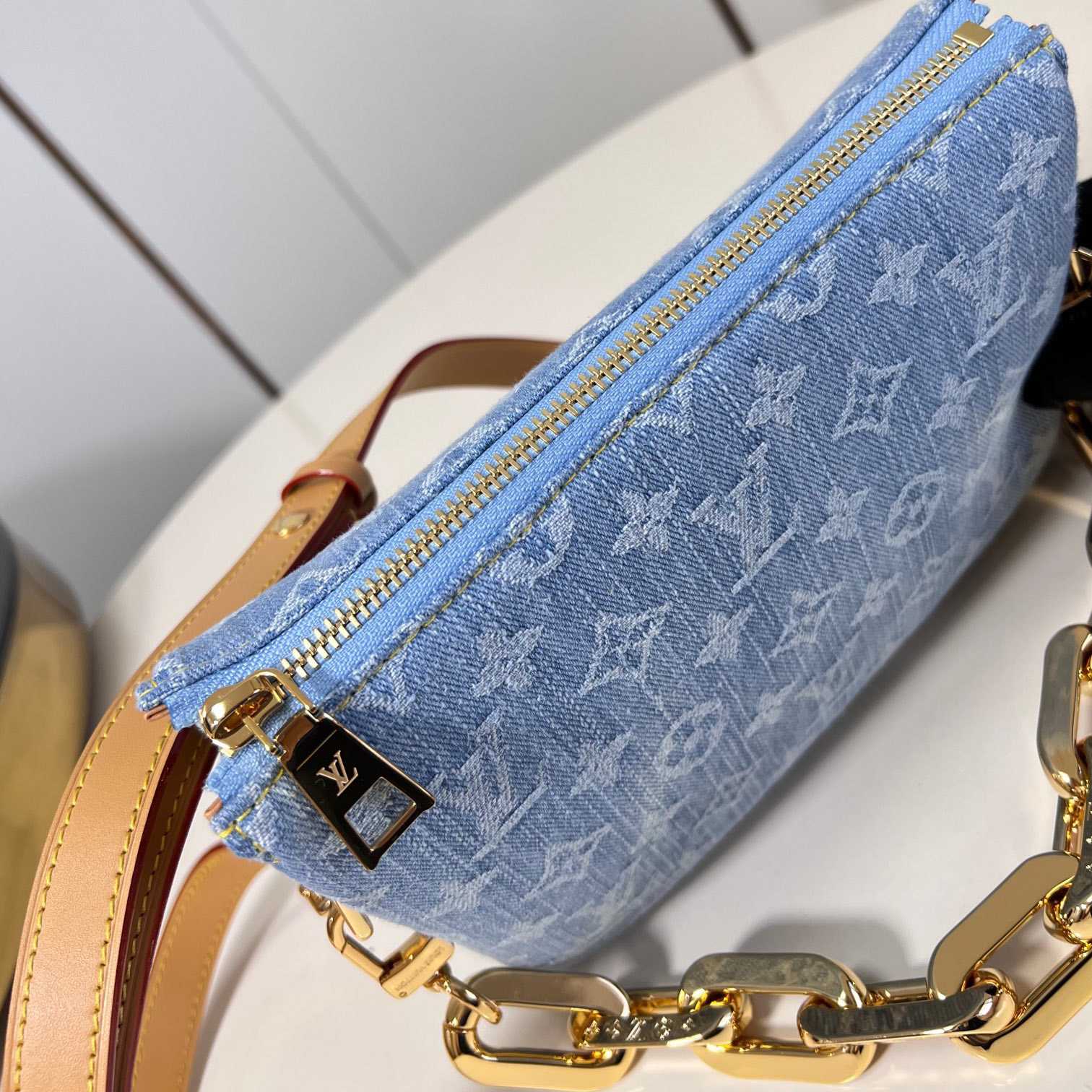 Louis Vuitton Coussin BB   M11401 - DopestKickz