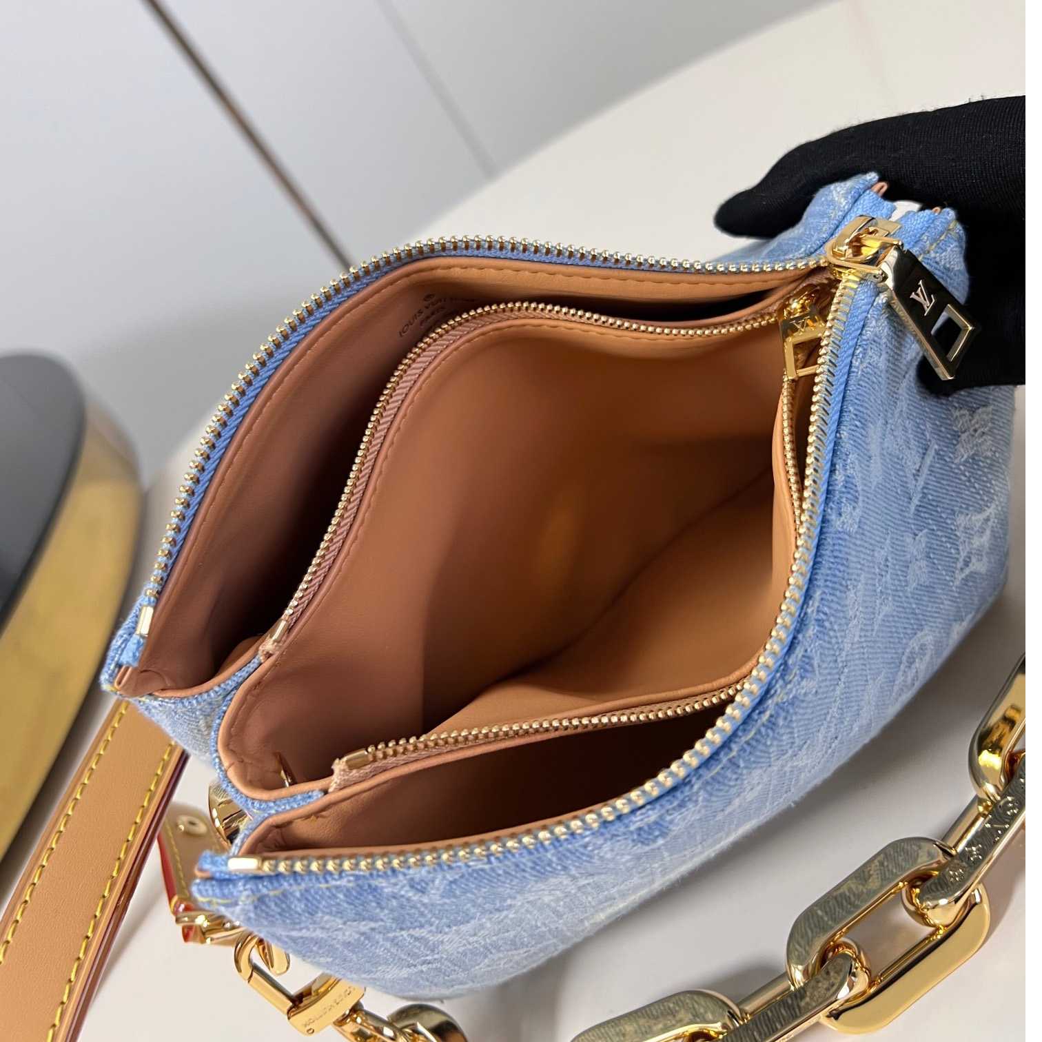 Louis Vuitton Coussin BB   M11401 - DopestKickz