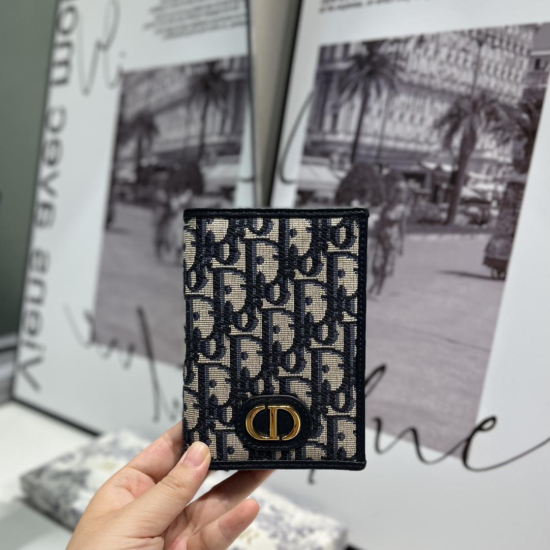 Dior 30 Montaigne Passport Holder - DopestKickz