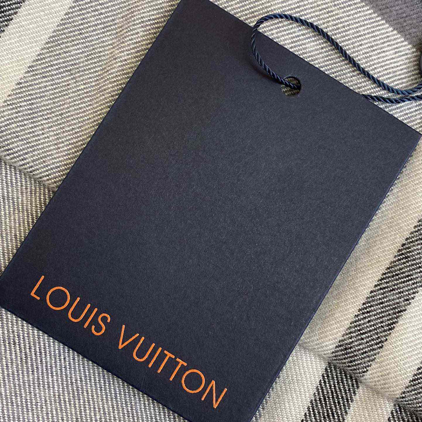 Louis Vuitton Long-Sleeved Cotton Flannel Shirt   1AFXSW - DopestKickz