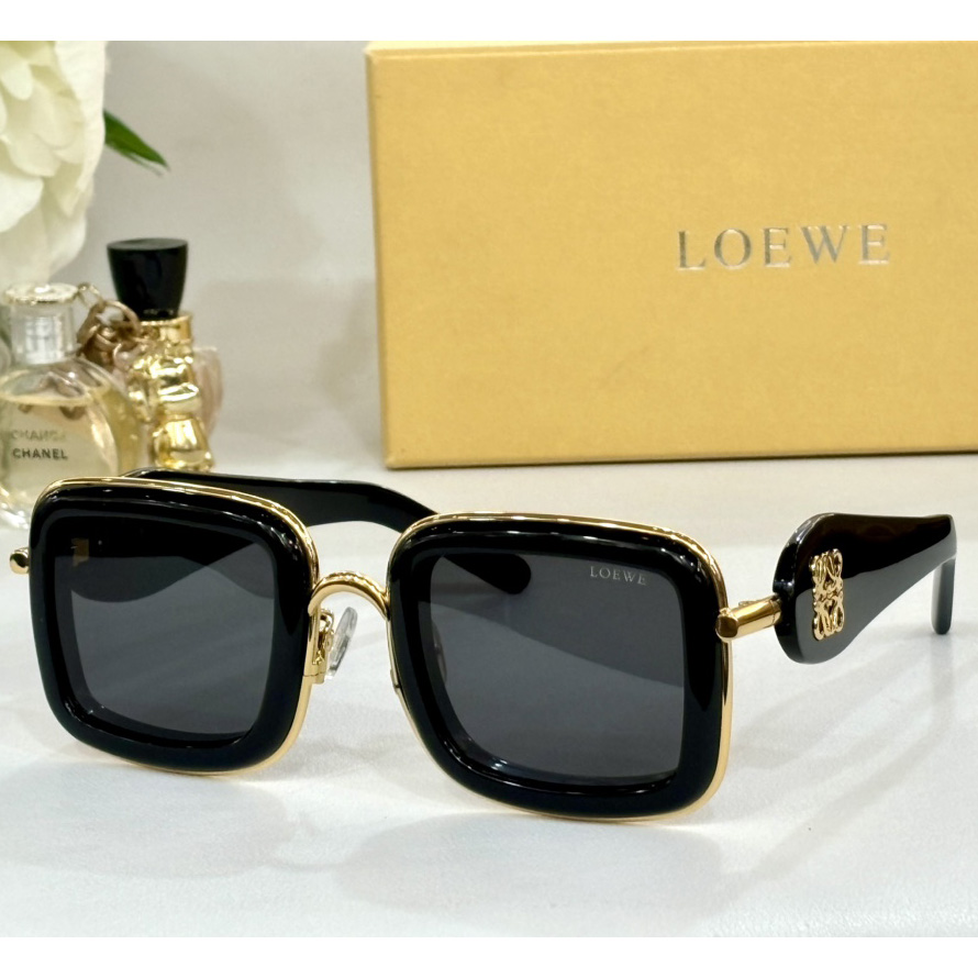 Loewe LW40150U Sunglasses - DopestKickz
