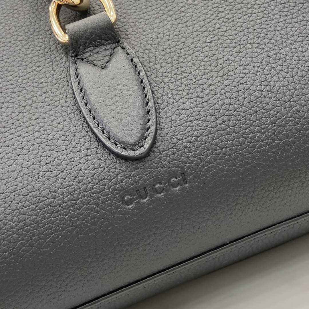 Gucci Medium Tote Bag With Hook Closure - DopestKickz