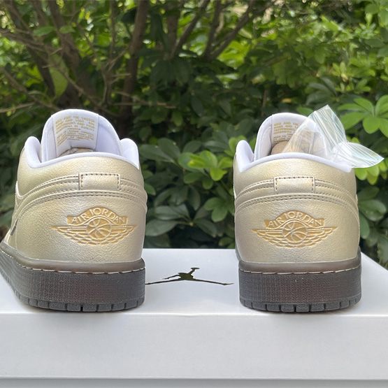 Jordan Air Jordan 1 Low Sneaker      HQ3529-099 - DopestKickz