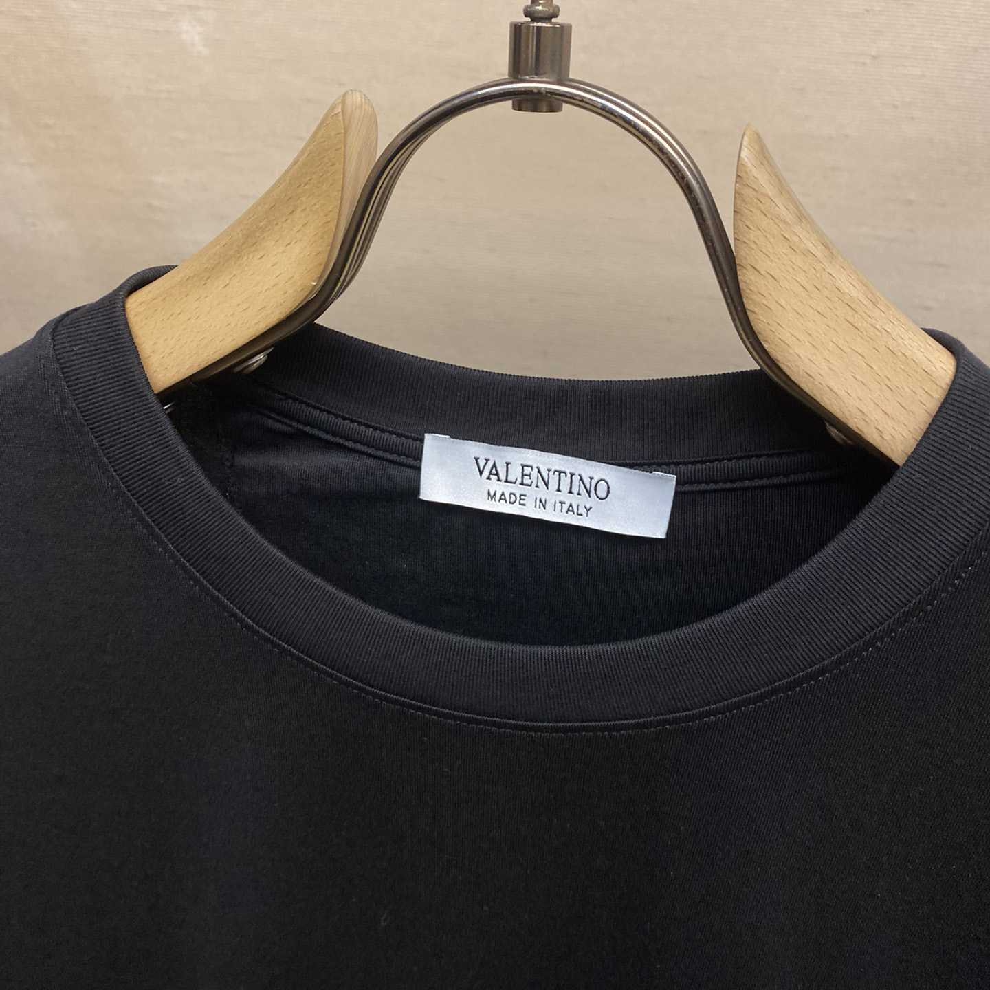  Valenti Cotton T-shirt with VLogo Signature Patch - DopestKickz