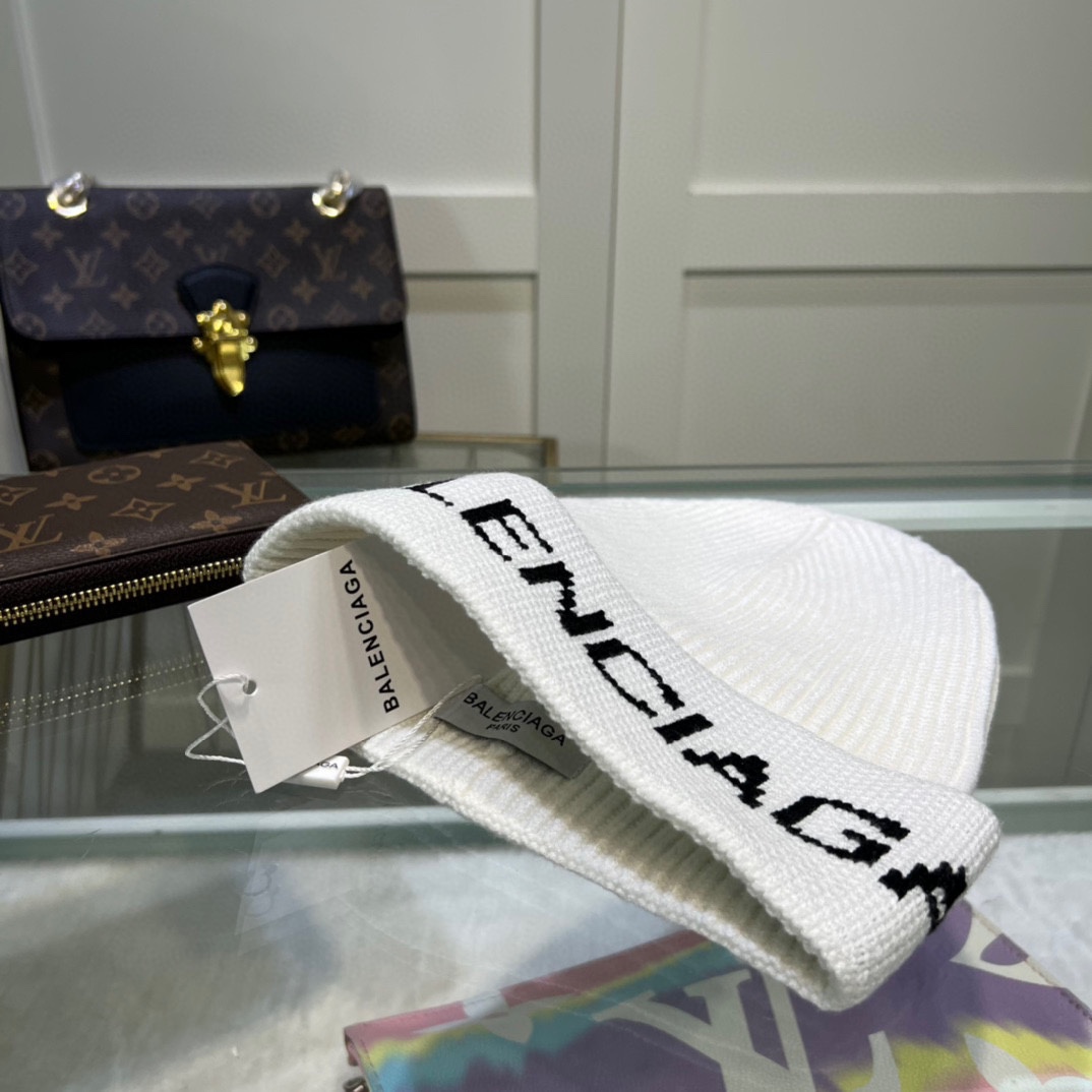 Balenciag Beanie  - DopestKickz