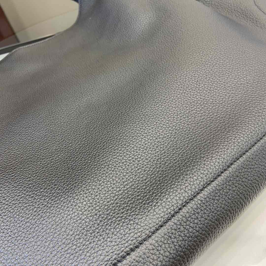 Gucci B Medium Shoulder Bag - DopestKickz