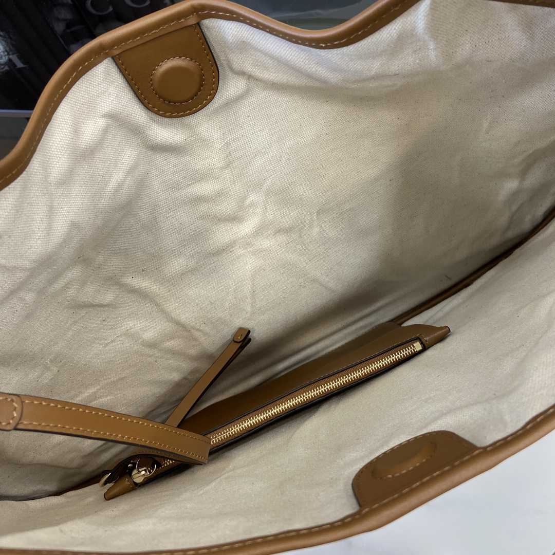 Gucci B Medium Shoulder Bag - DopestKickz