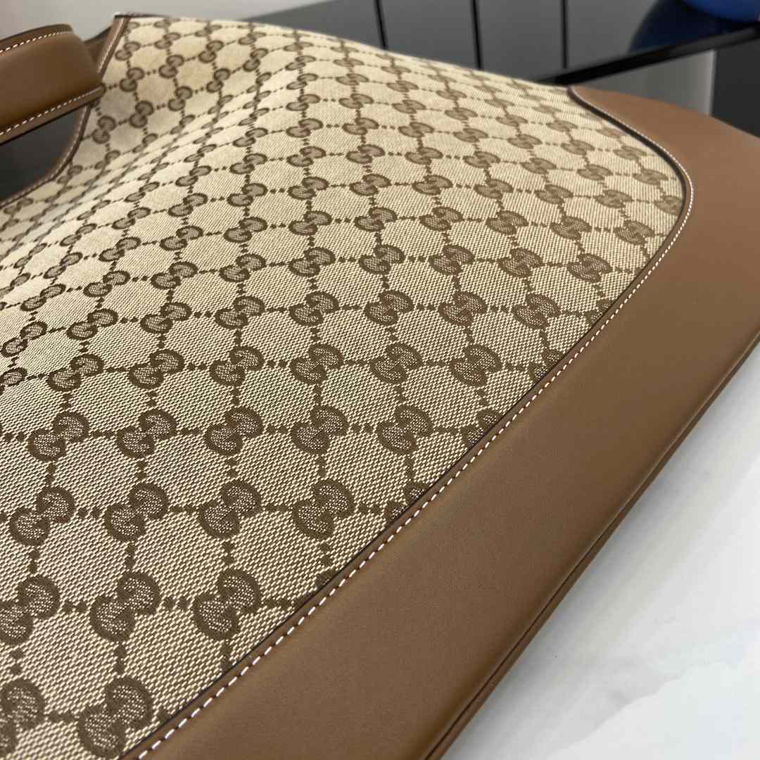 Gucci B Medium Shoulder Bag - DopestKickz