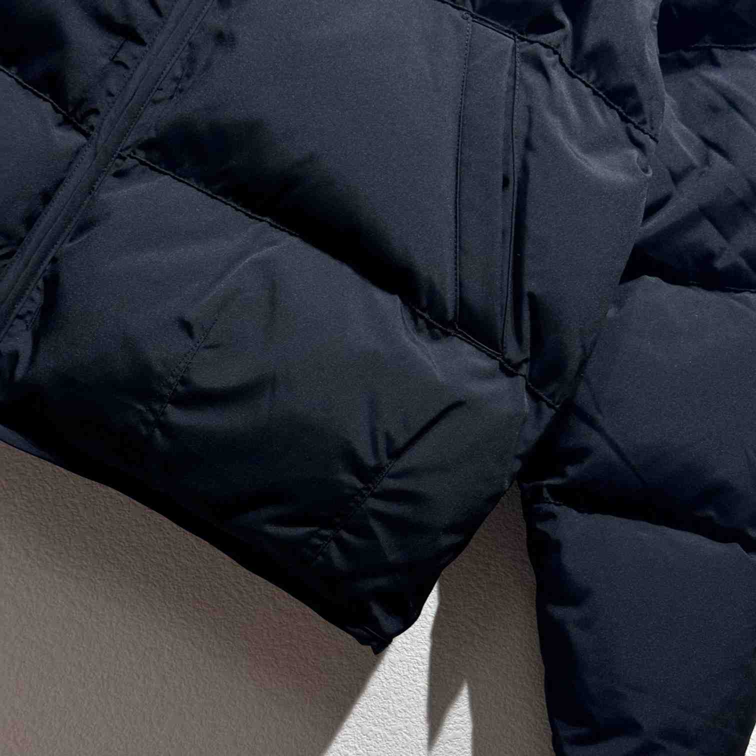 Dior AND LEWIS HAMILTON Puffer Jacket With Removable Sleeves  - DopestKickz